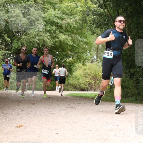 30.08.2026 - Elbe Triathlon Hamburg Antke Förster http://msf.ph/oto/10103025 30.08.2026 11:36:52 Laufen 1444, 1158 meine-sportfotos.de