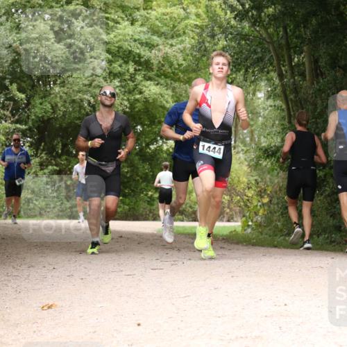 30.08.2026 - Elbe Triathlon Hamburg Antke Förster http://msf.ph/oto/10103029 30.08.2026 11:36:54 Laufen 66, 1444 meine-sportfotos.de