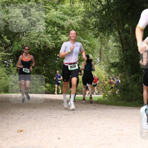 30.08.2026 - Elbe Triathlon Hamburg Antke Förster http://msf.ph/oto/10103051 30.08.2026 11:37:16 Laufen 802, 926, 1 meine-sportfotos.de