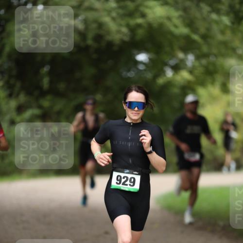 30.08.2026 - Elbe Triathlon Hamburg Antke Förster http://msf.ph/oto/10103054 30.08.2026 11:33:59 Laufen 929 meine-sportfotos.de