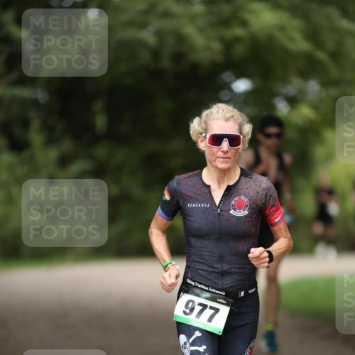 30.08.2026 - Elbe Triathlon Hamburg Antke Förster http://msf.ph/oto/10103060 30.08.2026 11:34:01 Laufen 977, 910 meine-sportfotos.de