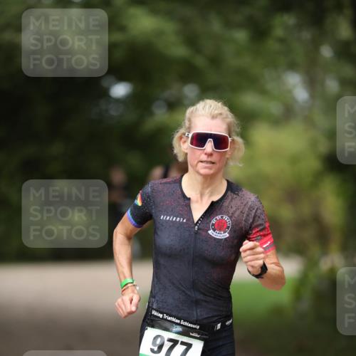 30.08.2026 - Elbe Triathlon Hamburg Antke Förster http://msf.ph/oto/10103062 30.08.2026 11:34:02 Laufen 977 meine-sportfotos.de