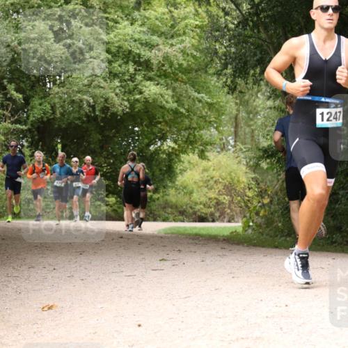 30.08.2026 - Elbe Triathlon Hamburg Antke Förster http://msf.ph/oto/10103063 30.08.2026 11:37:21 Laufen 1247 meine-sportfotos.de