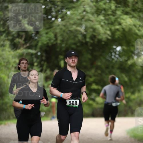 30.08.2026 - Elbe Triathlon Hamburg Antke Förster http://msf.ph/oto/10103068 30.08.2026 11:34:13 Laufen 568 meine-sportfotos.de