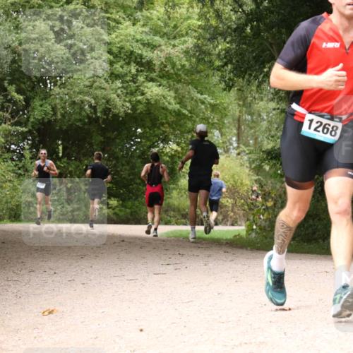 30.08.2026 - Elbe Triathlon Hamburg Antke Förster http://msf.ph/oto/10103081 30.08.2026 11:37:32 Laufen 1268 meine-sportfotos.de