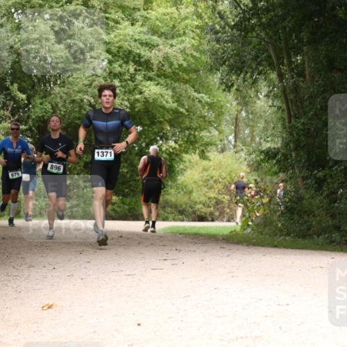 30.08.2026 - Elbe Triathlon Hamburg Antke Förster http://msf.ph/oto/10103097 30.08.2026 11:37:45 Laufen 679, 896, 1371 meine-sportfotos.de