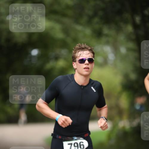 30.08.2026 - Elbe Triathlon Hamburg Antke Förster http://msf.ph/oto/10103098 30.08.2026 11:34:29 Laufen 796 meine-sportfotos.de