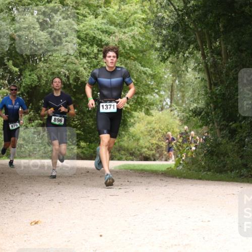 30.08.2026 - Elbe Triathlon Hamburg Antke Förster http://msf.ph/oto/10103099 30.08.2026 11:37:46 Laufen 679, 896, 1371 meine-sportfotos.de