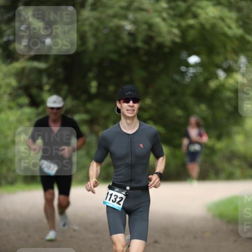 30.08.2026 - Elbe Triathlon Hamburg Antke Förster http://msf.ph/oto/10103110 30.08.2026 11:34:39 Laufen 1132 meine-sportfotos.de