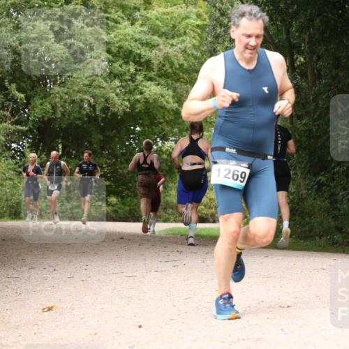 30.08.2026 - Elbe Triathlon Hamburg Antke Förster http://msf.ph/oto/10103117 30.08.2026 11:37:54 Laufen 1269 meine-sportfotos.de