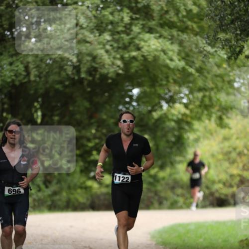 30.08.2026 - Elbe Triathlon Hamburg Antke Förster http://msf.ph/oto/10103124 30.08.2026 11:34:49 Laufen 696, 1122 meine-sportfotos.de