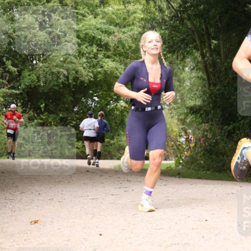 30.08.2026 - Elbe Triathlon Hamburg Antke Förster http://msf.ph/oto/10103133 30.08.2026 11:38:02 Laufen 1130, 3, 245 meine-sportfotos.de