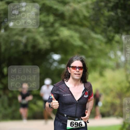 30.08.2026 - Elbe Triathlon Hamburg Antke Förster http://msf.ph/oto/10103134 30.08.2026 11:34:52 Laufen 696 meine-sportfotos.de