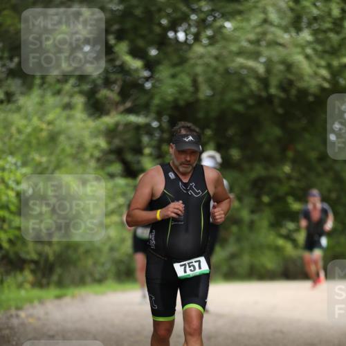 30.08.2026 - Elbe Triathlon Hamburg Antke Förster http://msf.ph/oto/10103140 30.08.2026 11:34:56 Laufen 757 meine-sportfotos.de