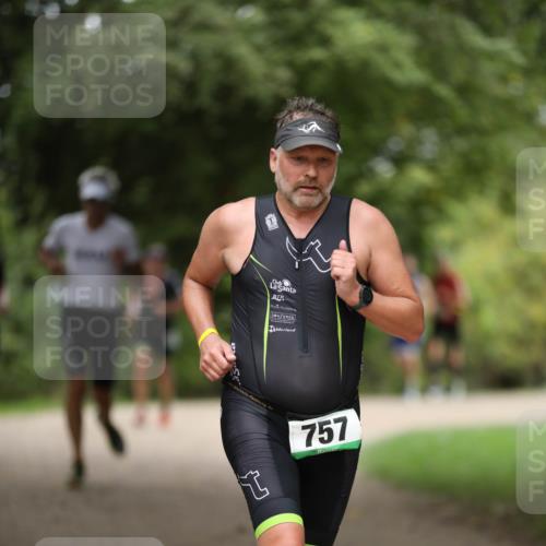 30.08.2026 - Elbe Triathlon Hamburg Antke Förster http://msf.ph/oto/10103144 30.08.2026 11:34:57 Laufen 757 meine-sportfotos.de