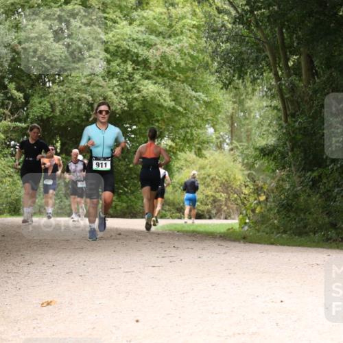 30.08.2026 - Elbe Triathlon Hamburg Antke Förster http://msf.ph/oto/10103145 30.08.2026 11:38:16 Laufen 202, 1302, 911 meine-sportfotos.de