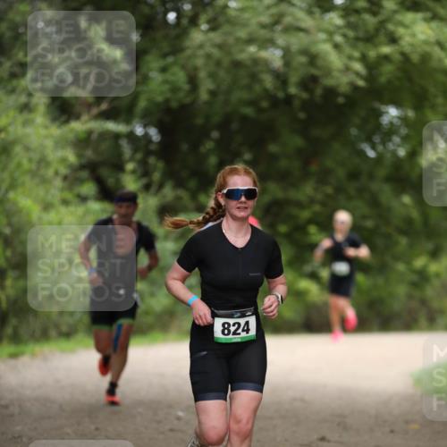 30.08.2026 - Elbe Triathlon Hamburg Antke Förster http://msf.ph/oto/10103154 30.08.2026 11:35:01 Laufen 824 meine-sportfotos.de
