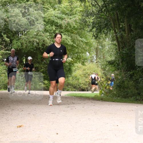 30.08.2026 - Elbe Triathlon Hamburg Antke Förster http://msf.ph/oto/10103155 30.08.2026 11:38:20 Laufen 1302, 845 meine-sportfotos.de