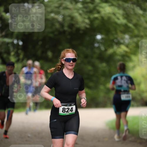 30.08.2026 - Elbe Triathlon Hamburg Antke Förster http://msf.ph/oto/10103156 30.08.2026 11:35:02 Laufen 824 meine-sportfotos.de