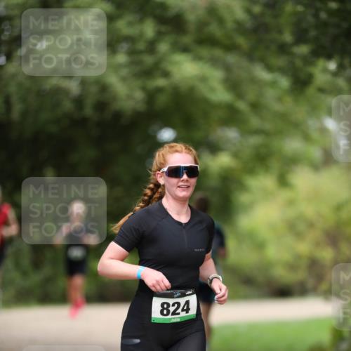 30.08.2026 - Elbe Triathlon Hamburg Antke Förster http://msf.ph/oto/10103158 30.08.2026 11:35:03 Laufen 824 meine-sportfotos.de