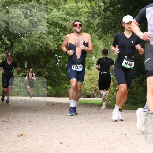30.08.2026 - Elbe Triathlon Hamburg Antke Förster http://msf.ph/oto/10103165 30.08.2026 11:38:26 Laufen 1202, 845, 1302 meine-sportfotos.de
