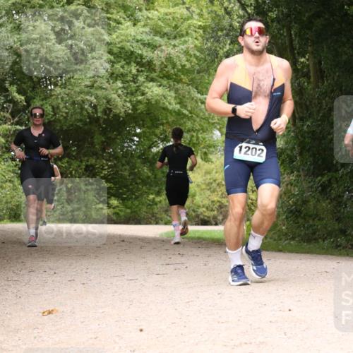 30.08.2026 - Elbe Triathlon Hamburg Antke Förster http://msf.ph/oto/10103167 30.08.2026 11:38:27 Laufen 1202 meine-sportfotos.de