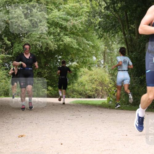 30.08.2026 - Elbe Triathlon Hamburg Antke Förster http://msf.ph/oto/10103169 30.08.2026 11:38:28 Laufen 1202 meine-sportfotos.de