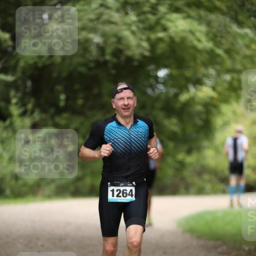 30.08.2026 - Elbe Triathlon Hamburg Antke Förster http://msf.ph/oto/10103182 30.08.2026 11:35:22 Laufen 1264 meine-sportfotos.de