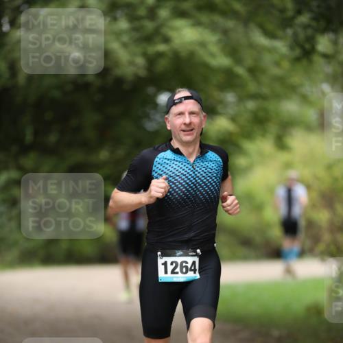 30.08.2026 - Elbe Triathlon Hamburg Antke Förster http://msf.ph/oto/10103184 30.08.2026 11:35:22 Laufen 1264 meine-sportfotos.de