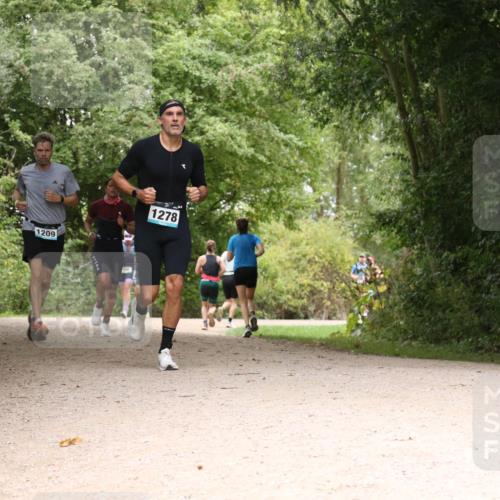 30.08.2026 - Elbe Triathlon Hamburg Antke Förster http://msf.ph/oto/10103185 30.08.2026 11:38:55 Laufen 1209, 1278 meine-sportfotos.de