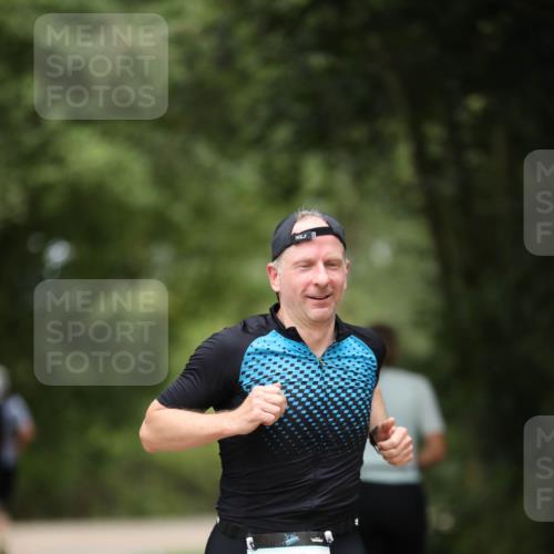 30.08.2026 - Elbe Triathlon Hamburg Antke Förster http://msf.ph/oto/10103186 30.08.2026 11:35:23 Laufen 1264 meine-sportfotos.de