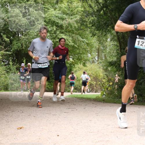 30.08.2026 - Elbe Triathlon Hamburg Antke Förster http://msf.ph/oto/10103189 30.08.2026 11:38:57 Laufen 1209, 1278 meine-sportfotos.de