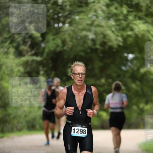 30.08.2026 - Elbe Triathlon Hamburg Antke Förster http://msf.ph/oto/10103196 30.08.2026 11:35:38 Laufen 1298 meine-sportfotos.de