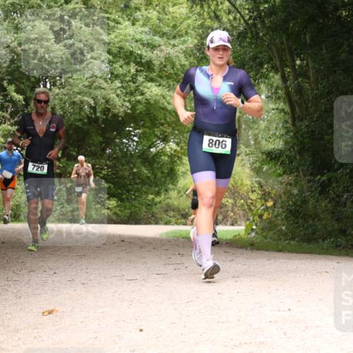 30.08.2026 - Elbe Triathlon Hamburg Antke Förster http://msf.ph/oto/10103199 30.08.2026 11:39:06 Laufen 720, 806 meine-sportfotos.de