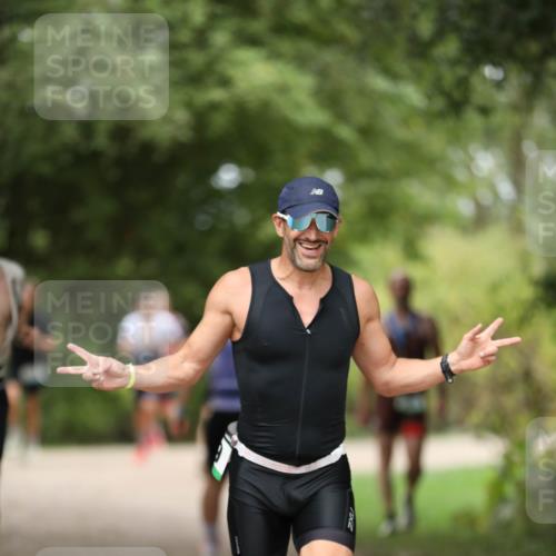 30.08.2026 - Elbe Triathlon Hamburg Antke Förster http://msf.ph/oto/10103206 30.08.2026 11:35:44 Laufen  meine-sportfotos.de