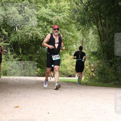 30.08.2026 - Elbe Triathlon Hamburg Antke Förster http://msf.ph/oto/10103211 30.08.2026 11:39:11 Laufen 1272, 1310 meine-sportfotos.de