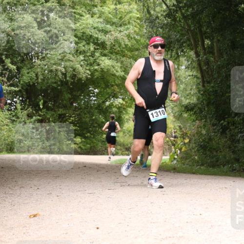 30.08.2026 - Elbe Triathlon Hamburg Antke Förster http://msf.ph/oto/10103213 30.08.2026 11:39:12 Laufen 1310 meine-sportfotos.de