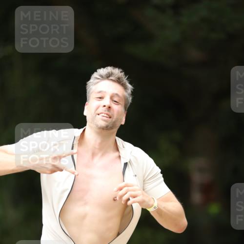 30.08.2026 - Elbe Triathlon Hamburg Antke Förster http://msf.ph/oto/10103216 30.08.2026 11:35:47 Laufen  meine-sportfotos.de