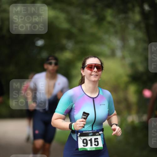 30.08.2026 - Elbe Triathlon Hamburg Antke Förster http://msf.ph/oto/10103224 30.08.2026 11:35:50 Laufen 915 meine-sportfotos.de