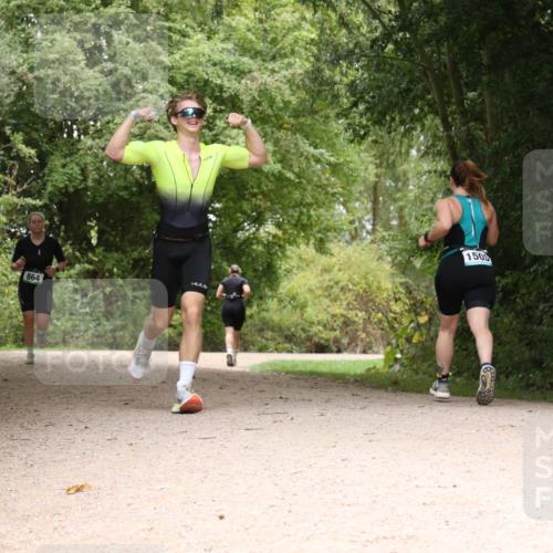 30.08.2026 - Elbe Triathlon Hamburg Antke Förster http://msf.ph/oto/10103225 30.08.2026 11:39:26 Laufen 864, 1509 meine-sportfotos.de