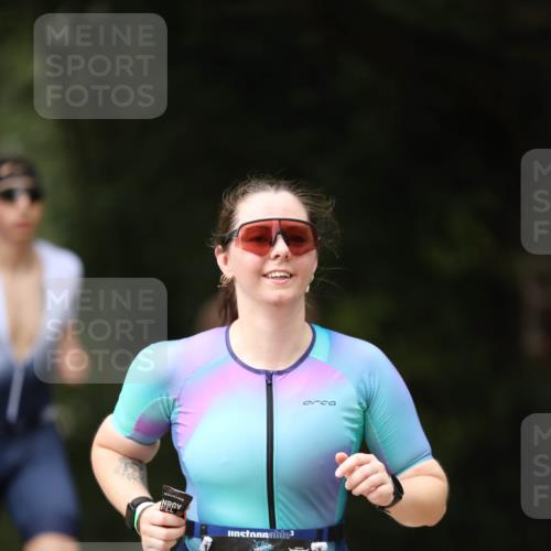 30.08.2026 - Elbe Triathlon Hamburg Antke Förster http://msf.ph/oto/10103228 30.08.2026 11:35:51 Laufen 915 meine-sportfotos.de