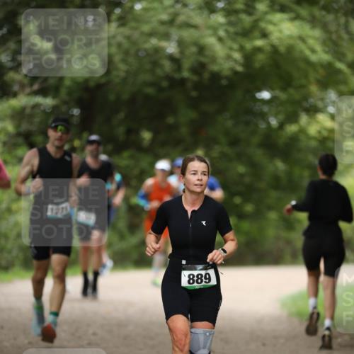 30.08.2026 - Elbe Triathlon Hamburg Antke Förster http://msf.ph/oto/10103246 30.08.2026 11:36:06 Laufen 1271, 889 meine-sportfotos.de