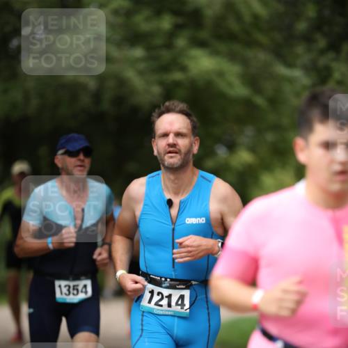 30.08.2026 - Elbe Triathlon Hamburg Antke Förster http://msf.ph/oto/10103266 30.08.2026 11:36:14 Laufen 1354, 1214, 1064 meine-sportfotos.de