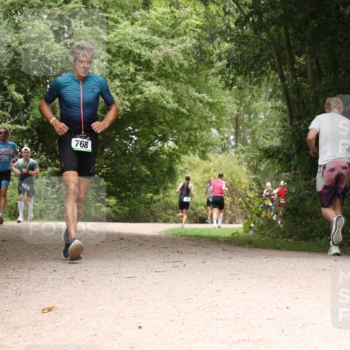30.08.2026 - Elbe Triathlon Hamburg Antke Förster http://msf.ph/oto/10103271 30.08.2026 11:40:03 Laufen 768 meine-sportfotos.de