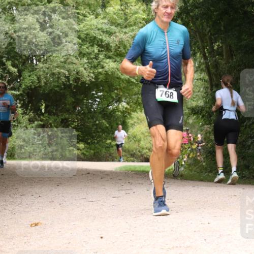 30.08.2026 - Elbe Triathlon Hamburg Antke Förster http://msf.ph/oto/10103275 30.08.2026 11:40:05 Laufen 768 meine-sportfotos.de