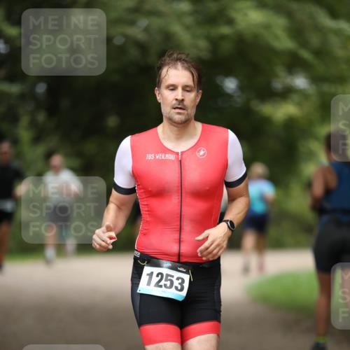 30.08.2026 - Elbe Triathlon Hamburg Antke Förster http://msf.ph/oto/10103294 30.08.2026 11:36:29 Laufen 1253 meine-sportfotos.de