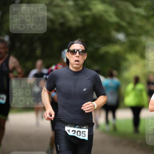 30.08.2026 - Elbe Triathlon Hamburg Antke Förster http://msf.ph/oto/10103308 30.08.2026 11:36:38 Laufen 205, 001 meine-sportfotos.de