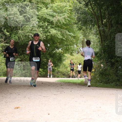 30.08.2026 - Elbe Triathlon Hamburg Antke Förster http://msf.ph/oto/10103309 30.08.2026 11:40:22 Laufen 946, 1255 meine-sportfotos.de
