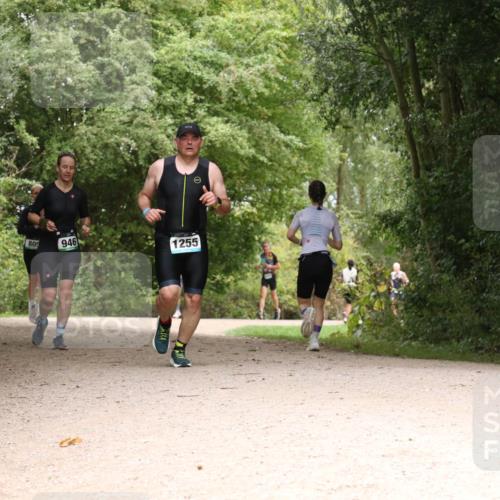 30.08.2026 - Elbe Triathlon Hamburg Antke Förster http://msf.ph/oto/10103311 30.08.2026 11:40:23 Laufen 805, 946, 1255 meine-sportfotos.de