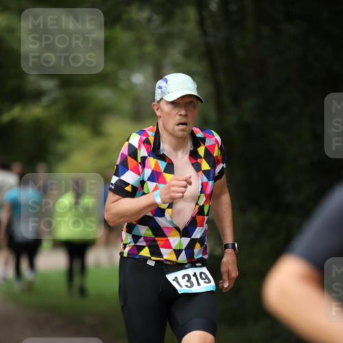 30.08.2026 - Elbe Triathlon Hamburg Antke Förster http://msf.ph/oto/10103314 30.08.2026 11:36:40 Laufen 1319 meine-sportfotos.de